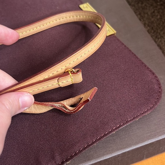 Louis Vuitton Favorite - Picture 4 of 9